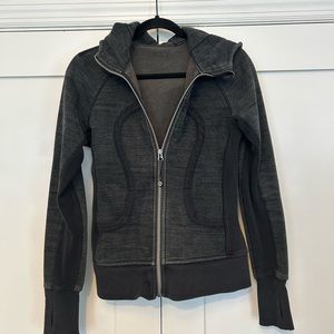 Lululemon Scuba II Hoodie, Size 6